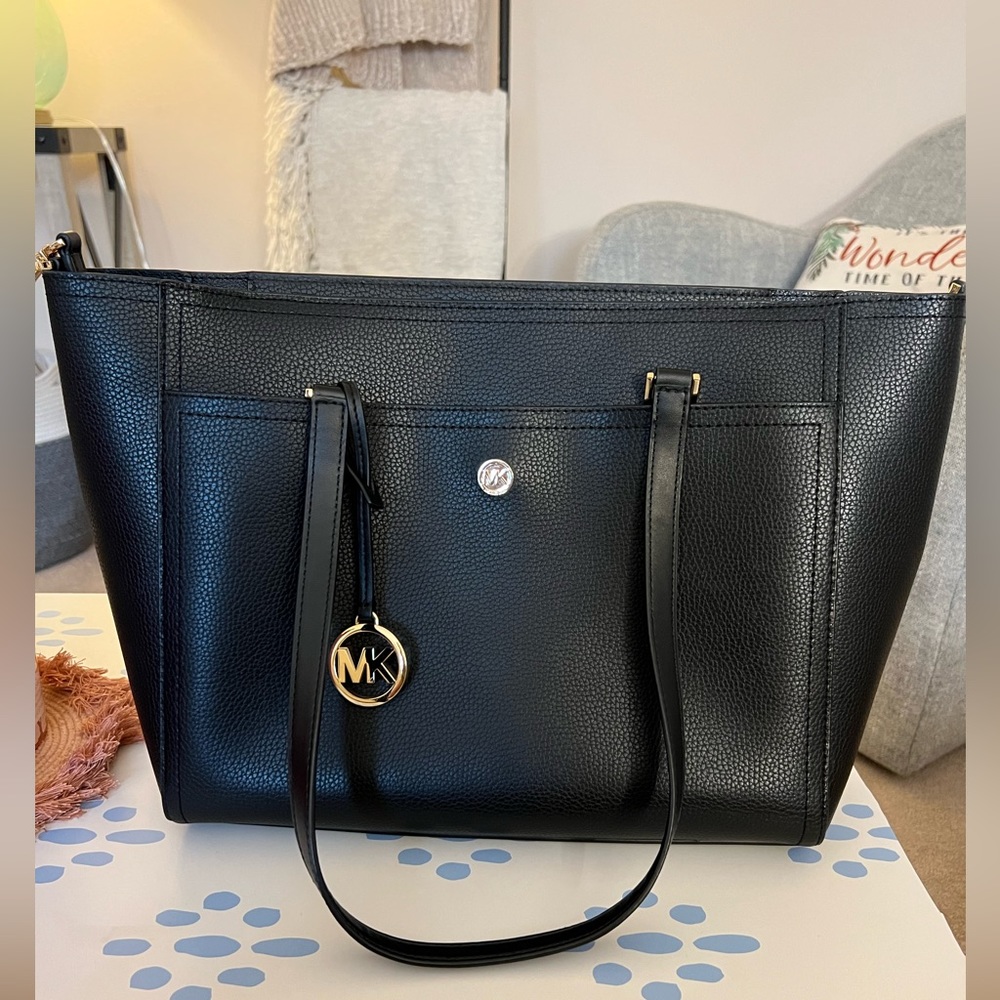 Black Michael Kors bag with gold details, like new, perfect work tote